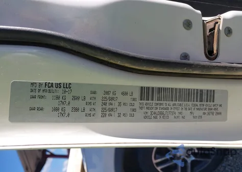 2018 Jeep Compass Latitude 4X4 z USA, uszkodzony, nr VIN 3C4NJDBB6JT177374